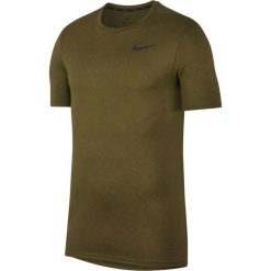 Nike Koszulka Zielony. Zielone koszulki męskie Nike, l, bez wzorów, z poliesteru, bez kołnierzyka, z krótkim rękawem, krótkie. Za 163,95 zł.