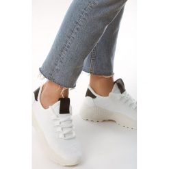Białe Sneakersy Caseharden. Białe sneakersy damskie Born2be. W wyprzedaży za 59,99 zł.