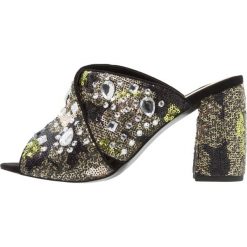 Klapki damskie: Miss Selfridge CHILL Klapki metallic