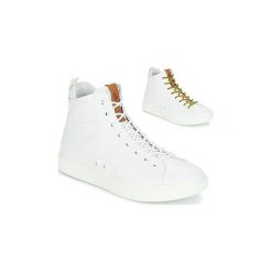 Buty Polo Ralph Lauren DLEANEY. Białe trampki męskie Polo Ralph Lauren, bez wzorów, bez zapięcia. Za 389,40 zł.