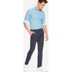 Koszula długi rękaw męska slim fit. Niebieskie koszule męskie m, z bawełny, eleganckie. W wyprzedaży za 29,99 zł.