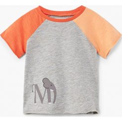 Mango Kids - T-shirt dziecięcy Paul 80-104 cm. Szare t-shirty męskie marki Mango Kids, z bawełny, z okrągłym kołnierzem. Za 19,90 zł.