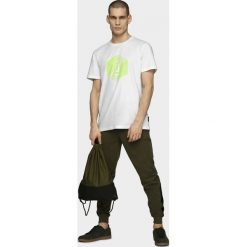 T-shirt męski TSM618 - biały - Outhorn. Białe koszulki męskie Outhorn, m, bez wzorów, bez kołnierzyka, bez rękawów. Za 39,99 zł.