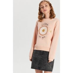 Bluza z motywem - Kremowy. Białe bluzy damskie Cropp, s, bez wzorów, bez rękawów, bez kaptura. Za 59,99 zł.