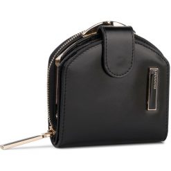 Mały Portfel Damski MONNARI - PUR0140-020 Black. Czarne portfele damskie Monnari, bez wzorów, ze skóry. W wyprzedaży za 139,00 zł.