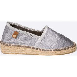 Tamaris - Espadryle. Niebieskie espadryle damskie marki Tamaris, z gumy, na obcasie. W wyprzedaży za 79,90 zł.