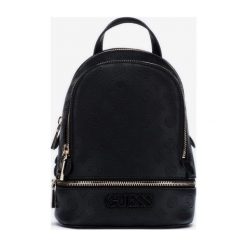Guess Skye Plecak Czarny. Czarne plecaki damskie Guess, w paski, z materiału. Za 550,95 zł.