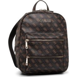 Plecak GUESS - Caley (SQ) HWSQ76 74330 BRO. Pomarańczowe plecaki damskie Guess, z aplikacjami, ze skóry ekologicznej, eleganckie. W wyprzedaży za 449,00 zł.