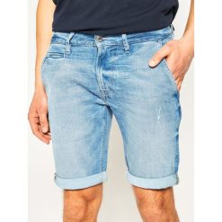 Szorty jeansowe Guess M02D04 D3ZP2. Niebieskie spodenki i szorty męskie Guess, m, z aplikacjami, z poliesteru. W wyprzedaży za 379,00 zł.