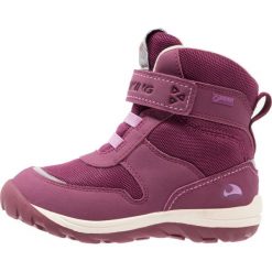 Viking HAMAR GTX Śniegowce plum/coral. Fioletowe buty zimowe damskie marki Viking, z materiału. W wyprzedaży za 175,45 zł.