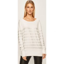 Guess Jeans - Sweter. Czarne swetry damskie Guess Jeans, s, z aplikacjami, z wiskozy, bez rękawów, bez kaptura. W wyprzedaży za 329,90 zł.
