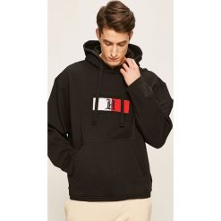 Tommy Hilfiger - Bluza x Lewis Hamilton. Białe bluzy męskie TOMMY HILFIGER, s, z aplikacjami, z bawełny, z kapturem, bez rękawów, z kapturem. Za 649,90 zł.