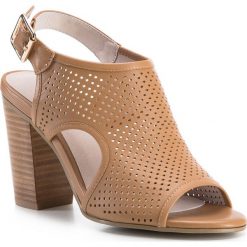 Buty damskie. Klapki damskie Wittchen, bez wzorów, ze skóry, bez obcasa. W wyprzedaży za 135,91 zł.