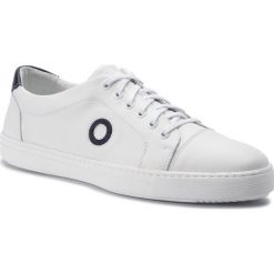 Sneakersy KRISBUT - 5183A-5-9 Biały. Białe sneakersy męskie Krisbut, bez zapięcia. W wyprzedaży za 209,00 zł.
