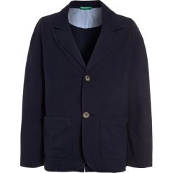 Benetton Marynarka dark blue. Niebieskie kurtki dziewczęce Benetton, z bawełny. Za 129,00 zł.