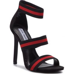 Sandały STEVE MADDEN - Carina SM11000391-04004-691 Red/Blk. Czarne klapki damskie Steve Madden, bez wzorów, z zamszu, bez obcasa, na obcasie. W wyprzedaży za 269,00 zł.