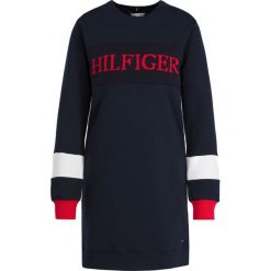 Sukienka dzianinowa TOMMY HILFIGER Lauren WW0WW25916. Niebieskie sukienki damskie TOMMY HILFIGER, s, bez wzorów, z bawełny, bez kołnierzyka, bez rękawów. W wyprzedaży za 419,00 zł.