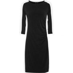 Sukienka ze stretchem, rękawy 3/4 bonprix czarno-biały. Czarne sukienki damskie bonprix, w paski, eleganckie, z okrągłym kołnierzem, bez rękawów. Za 84,99 zł.