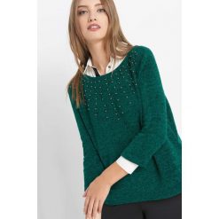 Koszulka z perełkami. Zielone t-shirty damskie Orsay, xs, z dzianiny, klasyczne, z klasycznym kołnierzykiem, z długim rękawem. Za 59,99 zł.