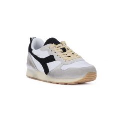 Buty Diadora CAMARO USED. Białe trampki męskie marki Diadora, bez wzorów, bez zapięcia. Za 359,20 zł.