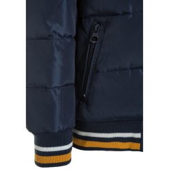 Levi's® BLOUSON DOONY Kurtka zimowa dress blue. Niebieskie kurtki chłopięce zimowe marki Levi's®, s, z materiału. W wyprzedaży za 276,75 zł.