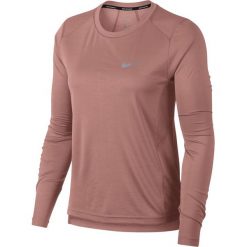 Bluza do biegania damska NIKE MILER TOP LS / 905127-685 - brązowy. Topy damskie Nike. Za 139,00 zł.