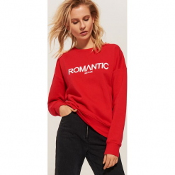 Bluza z napisem - Czerwony. Czerwone bluzy damskie House, l, z napisami. Za 69,99 zł.
