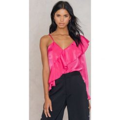 NA-KD Boho Top One Sleeve Frill - Pink. Różowe topy damskie NA-KD Boho, bez wzorów, z poliesteru, bez kołnierzyka. W wyprzedaży za 36,58 zł.