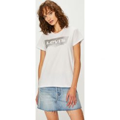 Levi's - Top. Białe topy damskie marki Levi's®, s, z nadrukiem, z bawełny, z okrągłym kołnierzem. Za 99,90 zł.