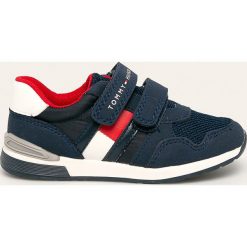 Tommy Hilfiger - Buty dziecięce. Niebieskie trampki chłopięce TOMMY HILFIGER, bez wzorów, z gumy, sportowe, z okrągłym noskiem, bez zapięcia. W wyprzedaży za 219,90 zł.