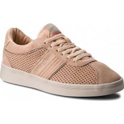Sneakersy WRANGLER - Micky City WL181541 Phard 551. Różowe półbuty damskie Wrangler, na co dzień, bez wzorów, z zamszu, bez obcasa, na płaskiej podeszwie, bez zapięcia. W wyprzedaży za 179,00 zł.