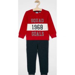 Blukids - Dres dziecięcy 98-134 cm. Czerwone spodnie chłopięce Blukids, z nadrukiem, z bawełny, długie. Za 59,90 zł.