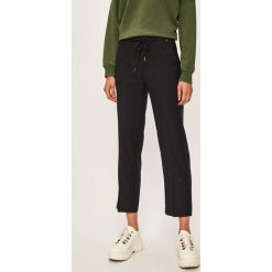 Pepe Jeans - Spodnie Greta. Niebieskie spodnie damskie Pepe Jeans, s, z poliesteru. W wyprzedaży za 199,90 zł.
