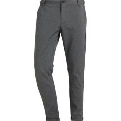 Gabba PISA Chinosy light grey melange. Szare chinosy męskie Gabba, z elastanu. Za 419,00 zł.