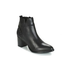 Botki Regard RUSTANO V1 MAIA NOIR. Czarne botki damskie marki Regard, bez obcasa, bez zapięcia. Za 599,20 zł.