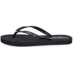 Calvin Klein Japonki Damskie 39/40 Czarne. Czarne klapki damskie Calvin Klein, bez wzorów, bez obcasa. Za 139,00 zł.