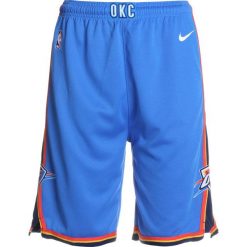 Nike Performance SWINGMAN ICON SHORT Krótkie spodenki sportowe college navy. Niebieskie spodenki chłopięce Nike Performance, z materiału, sportowe. W wyprzedaży za 127,20 zł.