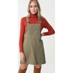 Ciemnozielona Sukienka Amble. Zielone sukienki damskie Born2be, s, bez wzorów, bez kołnierzyka, bez rękawów. Za 99,99 zł.