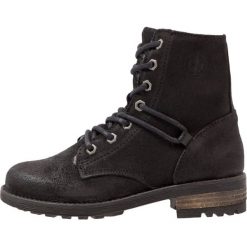 Bullboxer Botki sznurowane black. Szare botki damskie skórzane marki Bullboxer, na sznurówki. W wyprzedaży za 197,40 zł.