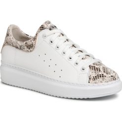 Sneakersy NESSI - 19527 Biały/Beż. Białe półbuty damskie Nessi, na co dzień, bez wzorów, ze skóry, bez obcasa, na płaskiej podeszwie, bez zapięcia. Za 319,00 zł.