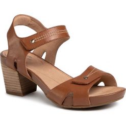 Sandały CLARKS - Un Palma Vibe 261496904 Mahogany Leather. Pomarańczowe klapki damskie Clarks, bez wzorów, ze skóry, bez obcasa, na obcasie. Za 469,00 zł.