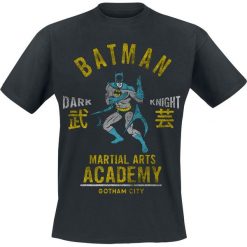 Batman Martial Arts Academy T-Shirt czarny. Czarne t-shirty męskie marki Batman, l, z nadrukiem, z okrągłym kołnierzem. Za 74,90 zł.
