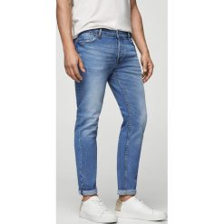 Mango Man - Jeansy Tim3. Niebieskie jeansy męskie regular Mango Man, z bawełny. Za 199,90 zł.