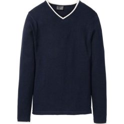 Sweter z dekoltem w serek z bawełny z recyclingu bonprix ciemnoniebieski. Niebieskie swetry męskie bonprix, s, bez wzorów, z bawełny, z dekoltem w serek, bez kaptura. Za 74,99 zł.