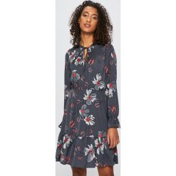 Vero Moda - Sukienka. Szare sukienki damskie marki Vero Moda, na co dzień, s, bez wzorów, z poliesteru, casualowe, bez kołnierzyka, z długim rękawem, długie, mini, rozkloszowane. Za 169,90 zł.