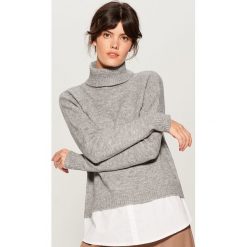 Sweter z koszulową wstawką - Szary. Szare swetry klasyczne damskie Mohito, l, z koszulowym kołnierzykiem. Za 129,99 zł.