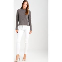 Swetry klasyczne damskie: And Less ALSIKE Sweter grey melange