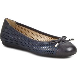 Baleriny GEOX - D Lola A D52M4A 0QL43 C4002 Niebieski. Niebieskie baleriny damskie Geox, bez wzorów, ze skóry, bez obcasa. W wyprzedaży za 229,00 zł.