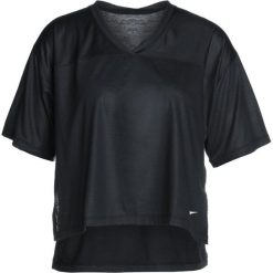 Nike Performance SHORT SLEEVE Tshirt basic black/white. Czarne topy sportowe damskie Nike Performance, m, z lyocellu. W wyprzedaży za 143,10 zł.