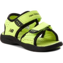 Sandały NEW BALANCE - K2004BY Żółty. Żółte sandały chłopięce New Balance, ze skóry ekologicznej, bez zapięcia. W wyprzedaży za 99,00 zł.